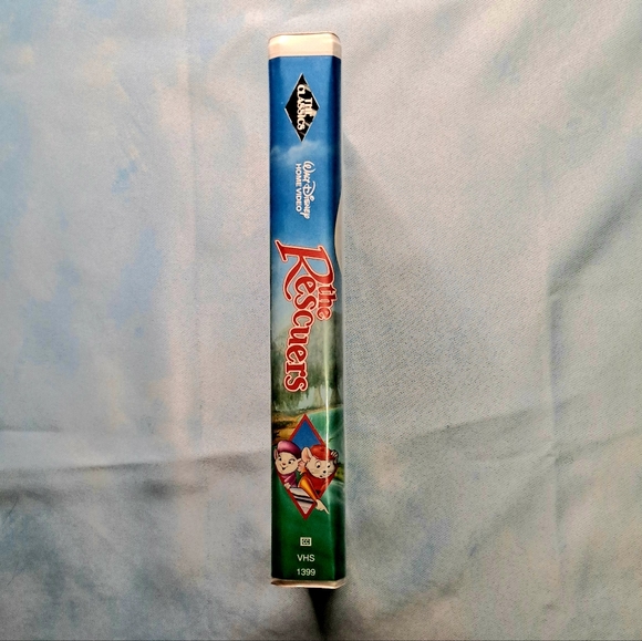 Vintage 90's Diamond Disney Classics THE RESCUERS clamshell VHS EUC - Picture 3 of 6